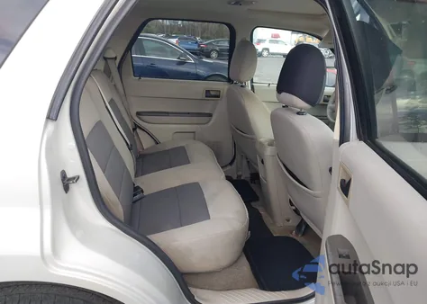 2008 Ford Escape Xlt z USA, uszkodzony, nr VIN 1FMCU03188KD67634